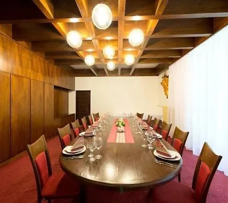 Hotel Svratka 3*